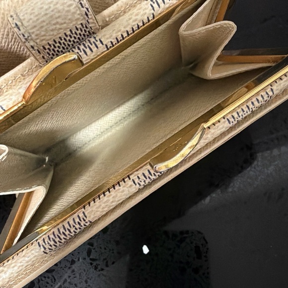 Authentic Louis Vuitton Damier Azur Kisslock Wallet - Picture 10 of 13